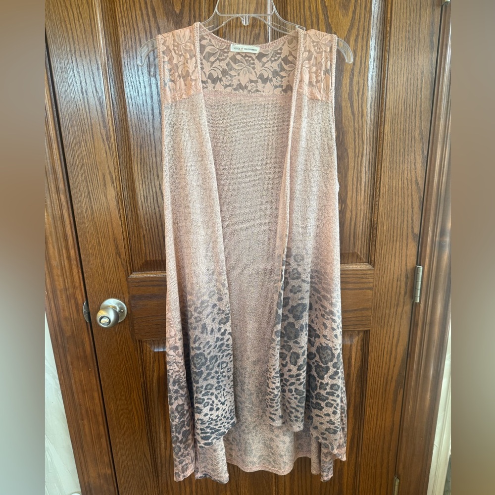 Leopard Print Sleeveless Cardigan